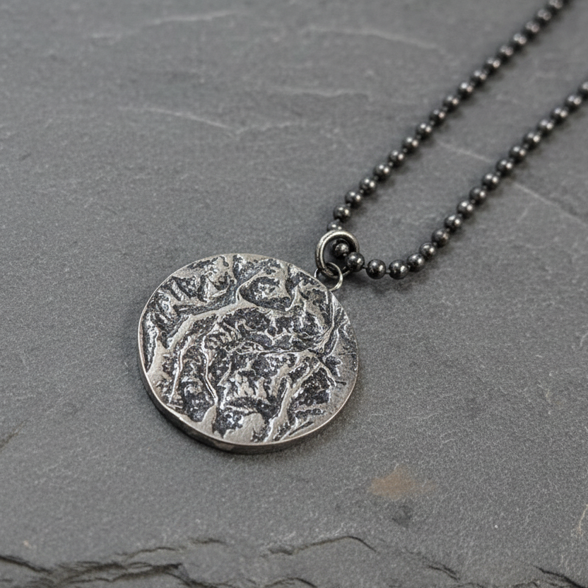 ANNE MORGAN - Moonlens plain silver / ox on ball chain 18"