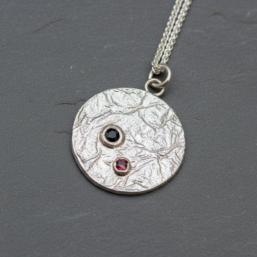 ANNE MORGAN - Moonlens with dark topaz and garnet on spiga 18''
