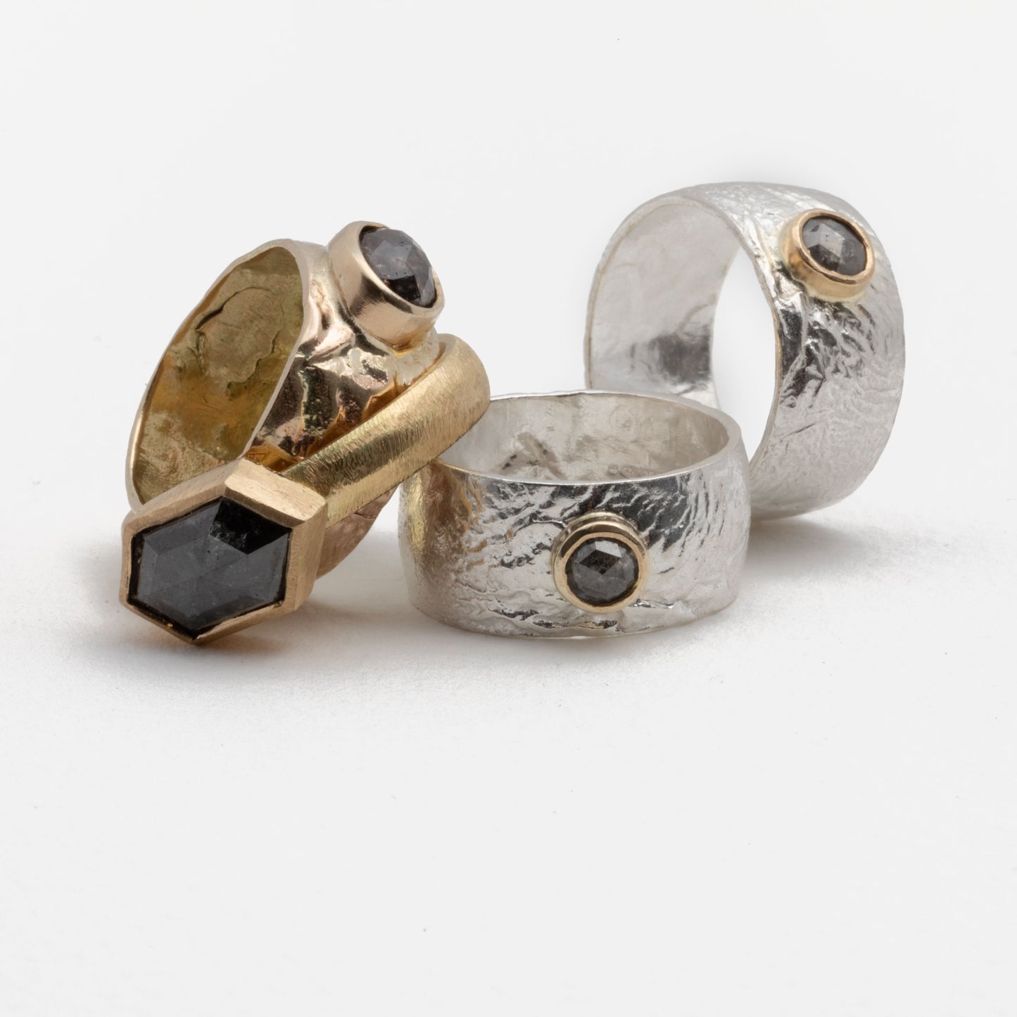 ANNE MORGAN - Orb ring 9ct yellow gold with 1.44ct rose cut diamond