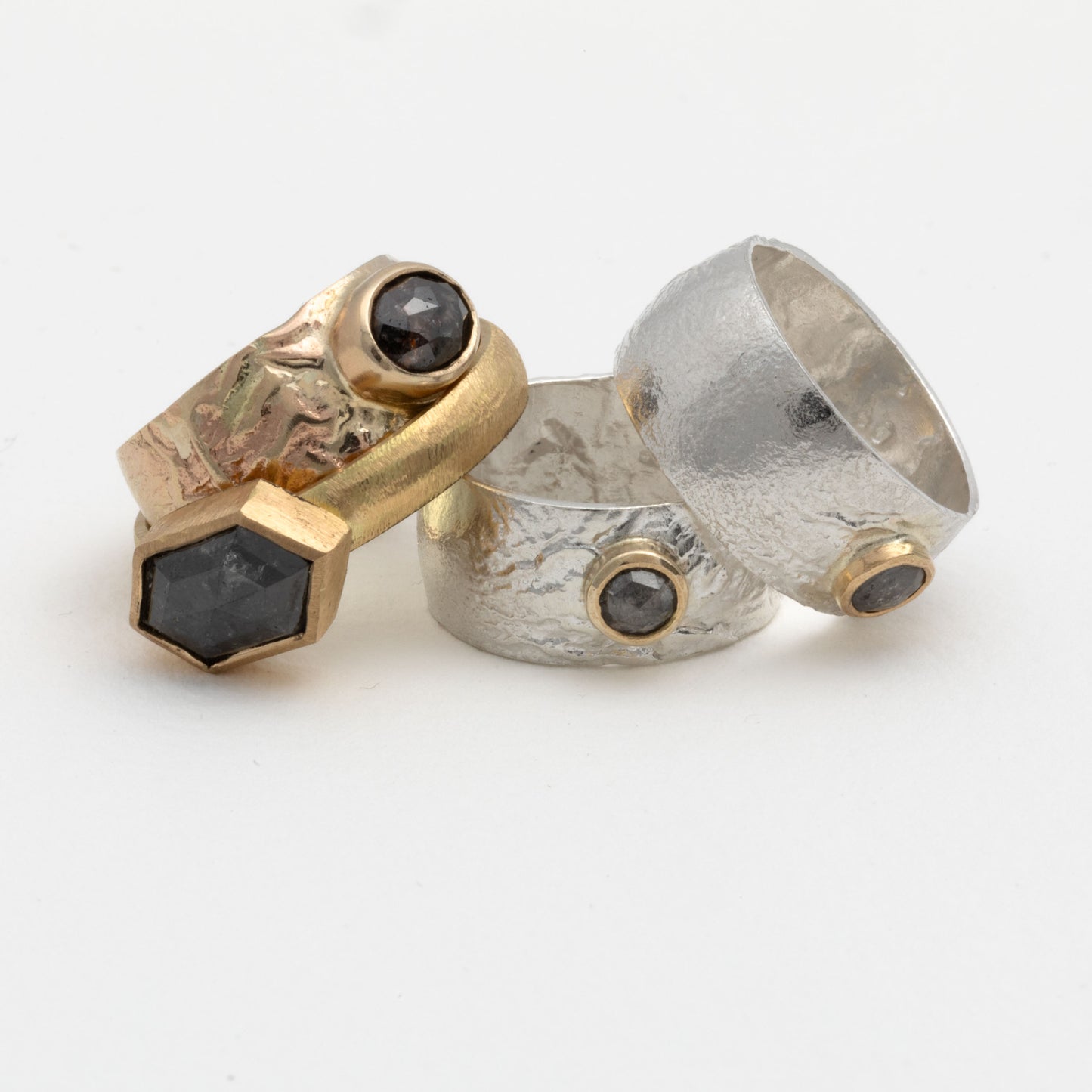 ANNE MORGAN - Orb ring 9ct yellow gold with 1.44ct rose cut diamond