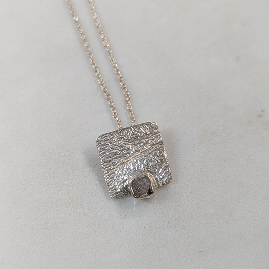 ANNE MORGAN - Moonscape sil square pendant rough diamond on chain