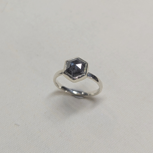 ANNE MORGAN - 18ct white gold hex diamond ring, size p
