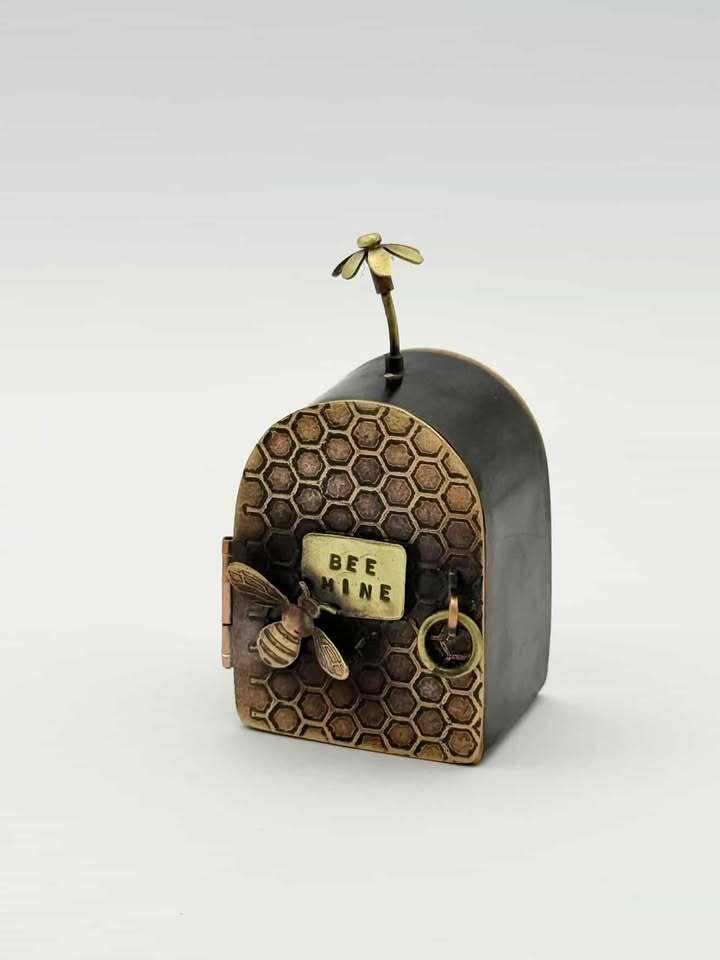 BRONWEN TYLER JONES - Bee Mine - Small Amulet