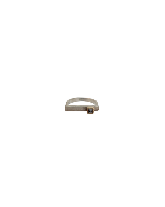 LB04 D ring slim silver with 3mm square grey dia & 9ct yg setting