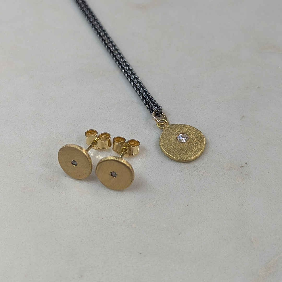 ANNE MORGAN - Moondisc 18ct gold with white diamond studs