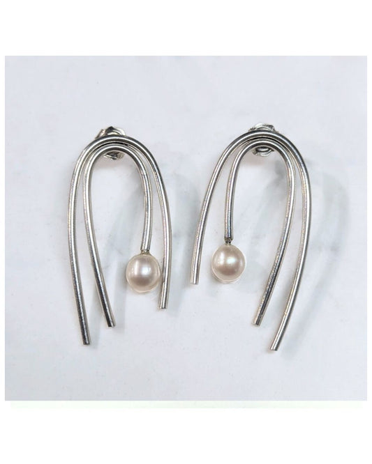 ANNE MORGAN Athena Arched Two wires with pearls silver studs