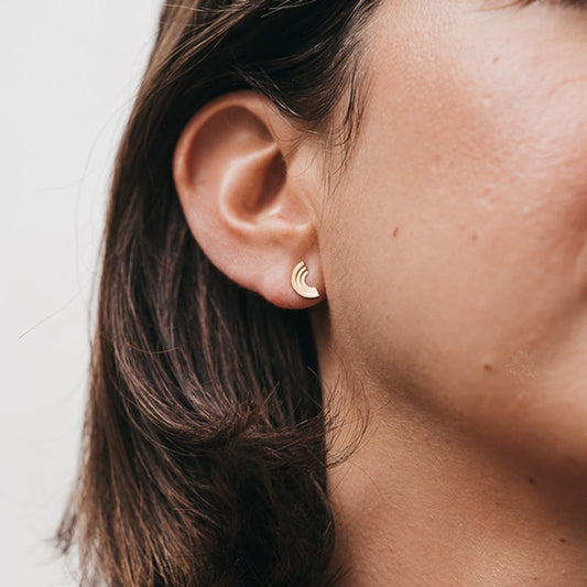 ELIN HORGAN - Opis Stud Earrings, Gold