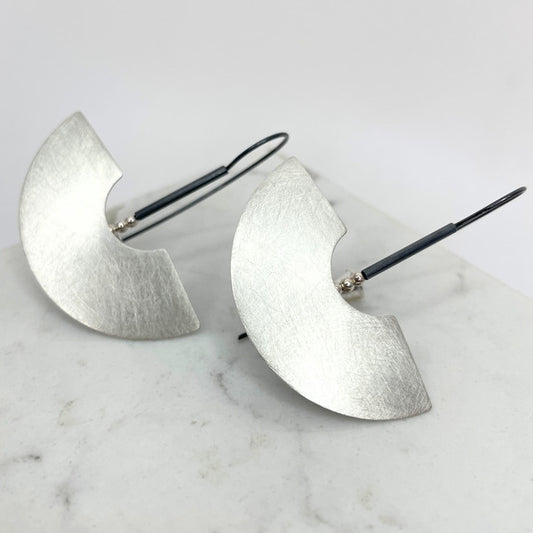 WIKTOR JEWELLERY - Large silver drop crossbow earrings