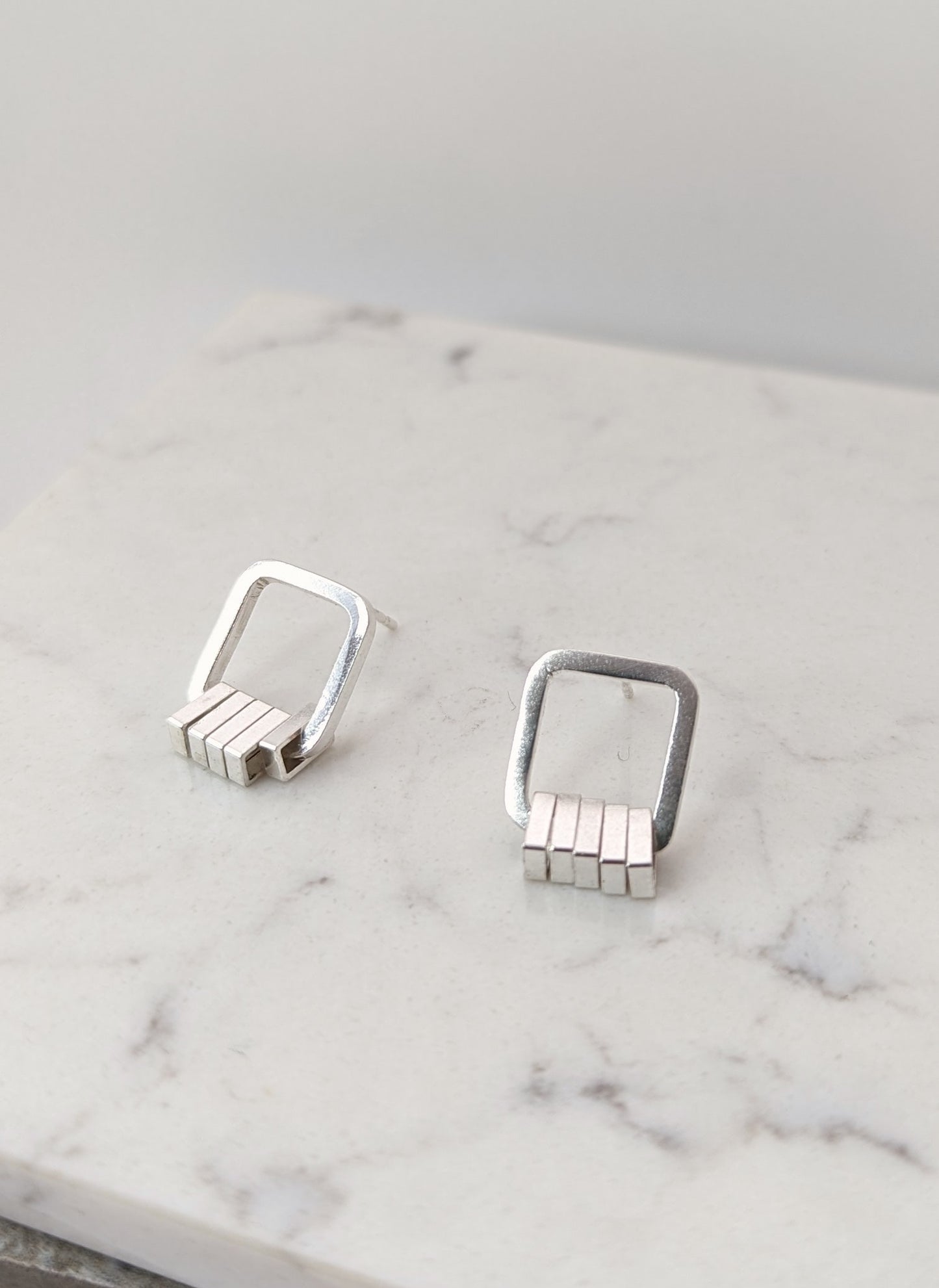 LUCY BURKE - Q Earrings Small Silver