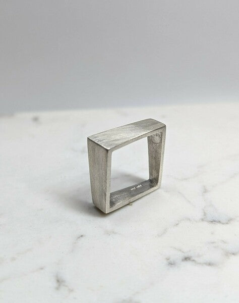 LUCY BURKE - Asymmetrical silver slice ring size N