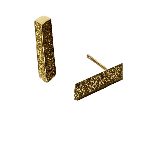 LUCY THOMPSON - Angled Bar Studs - Small, Yellow Gold Plated
