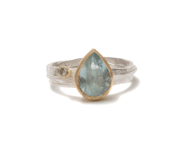 SHIMARA CARLOW - Ring with Pear Shape Aquamarine