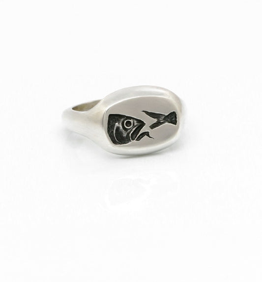 CHRIS HAWKINS JEWELLERY - Fish Signet Ring