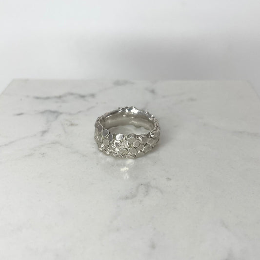 JADE MELLOR - Mini Caddis pinkie ring in silver