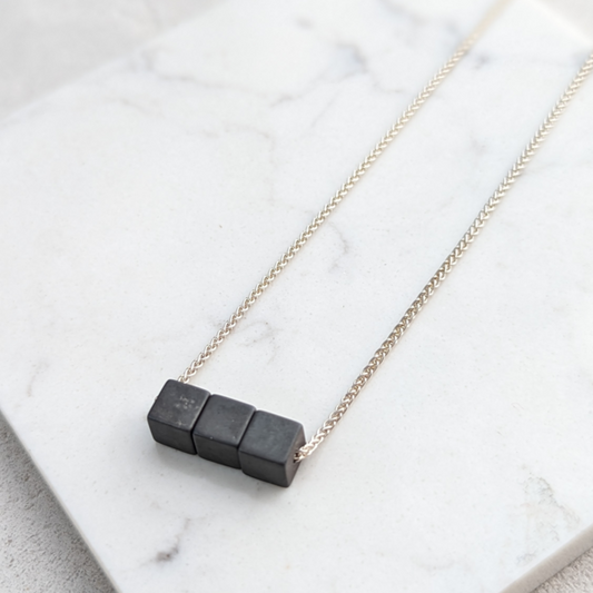 LUCY BURKE - Hematite 3 Cube Necklace