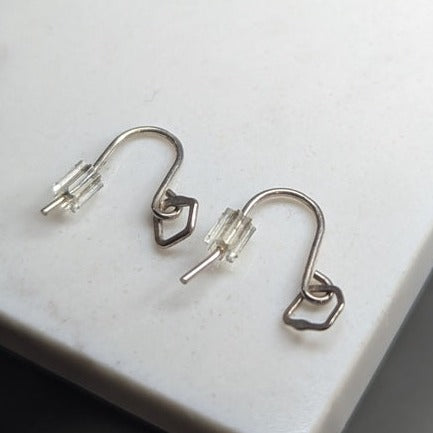 BEA JARENO Indian Summer tiny hook earrings in sterling silver