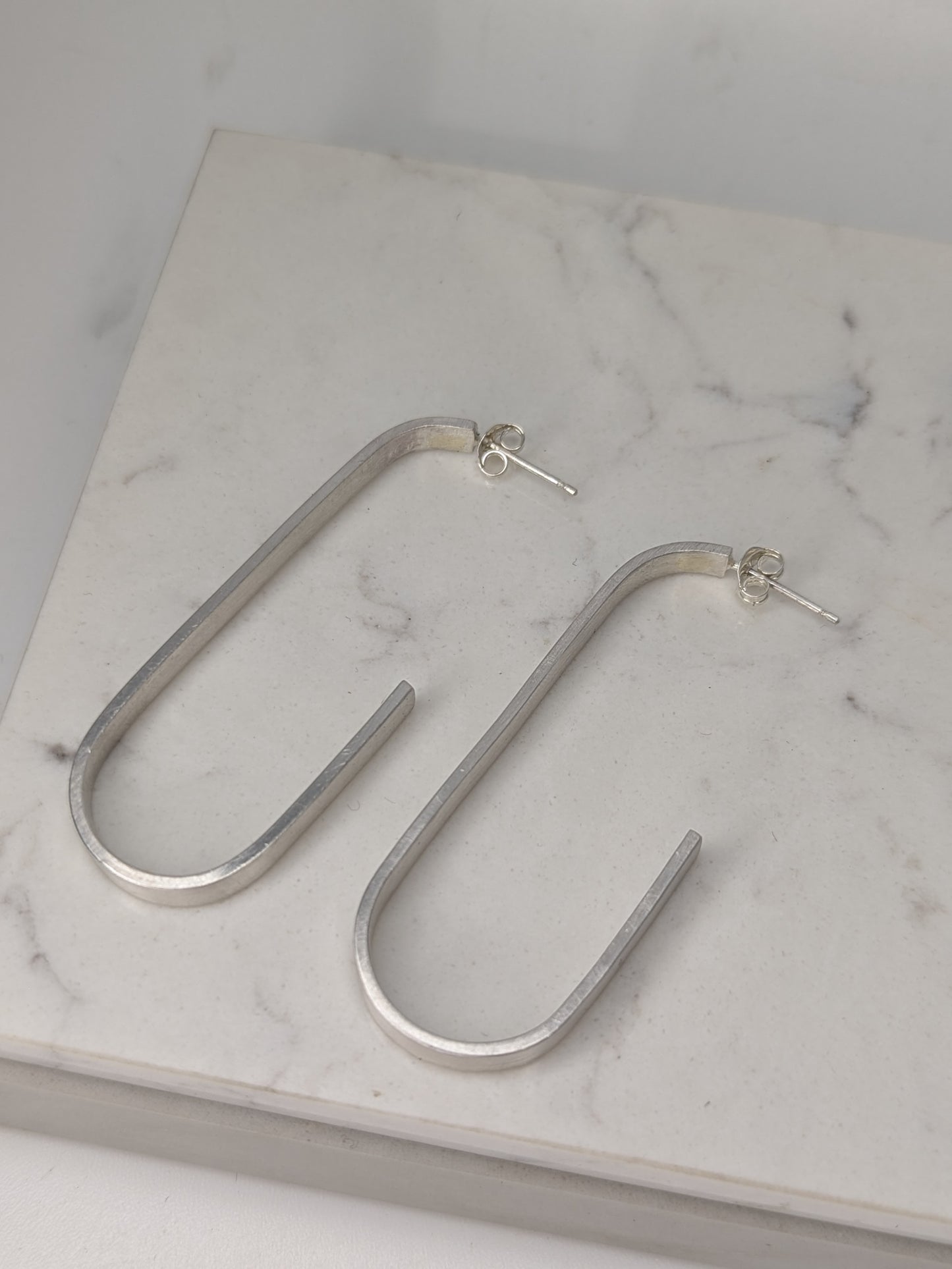 LUCY BURKE - small silver J hoops