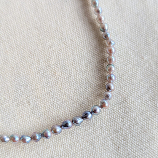 ANNE MORGAN - Grey and white ombre pearl necklace with 18ct white gold clasp 18"