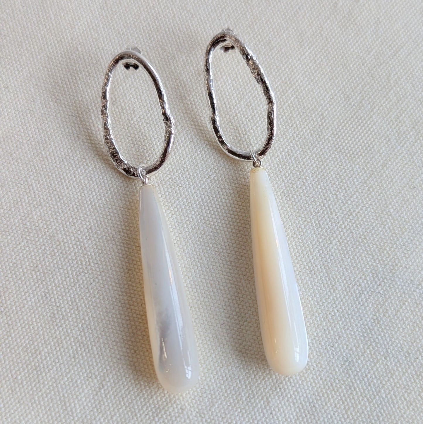ANNE MORGAN - Moonlink Studs with White Mother of Pearl Shell