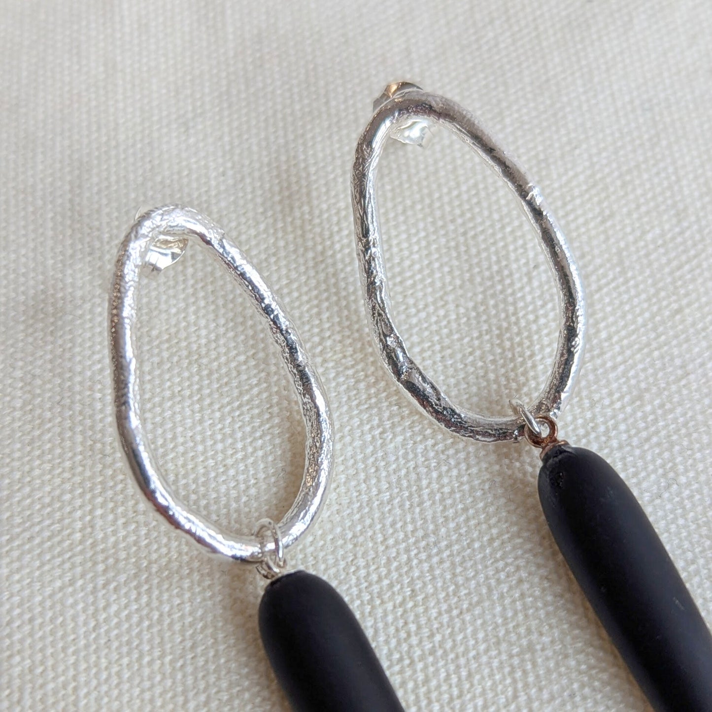 ANNE MORGAN - Moonlink Studs with Frosted Black Matte Agate