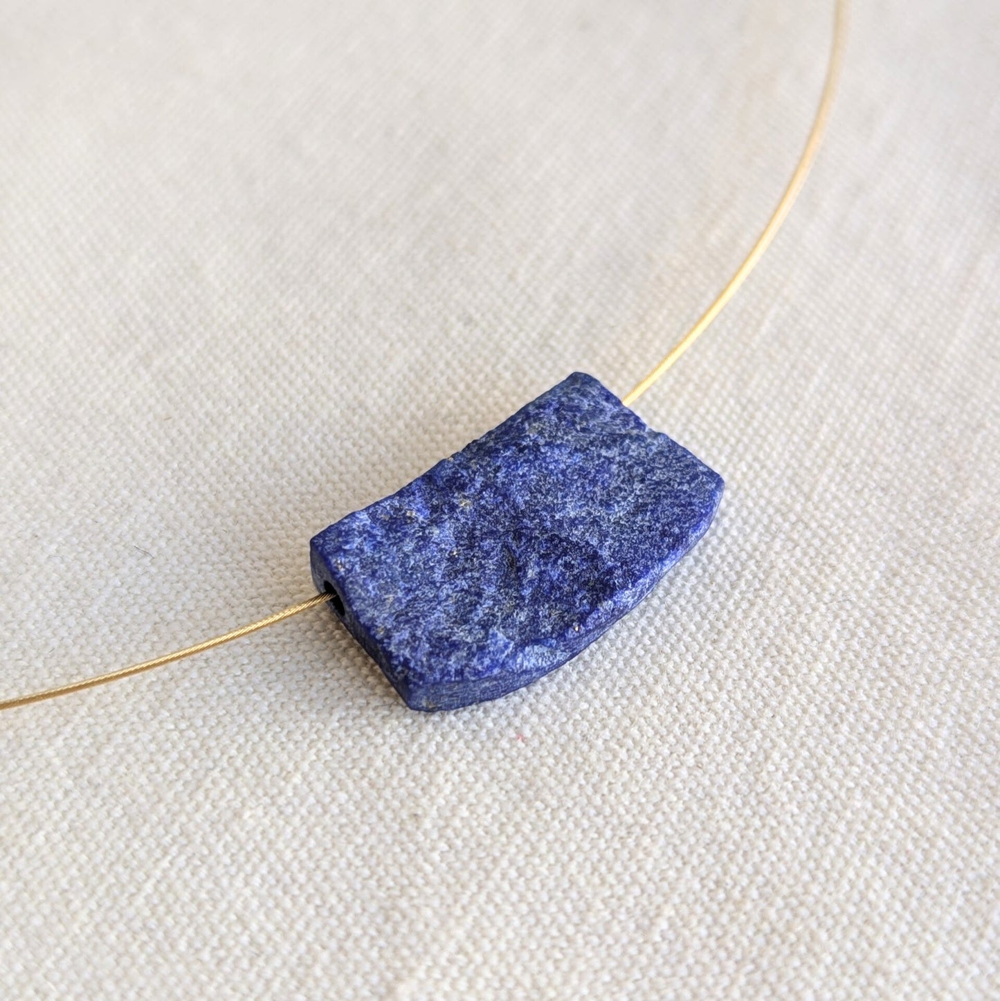 ANNE MORGAN - Lapis on gold plated steel cable