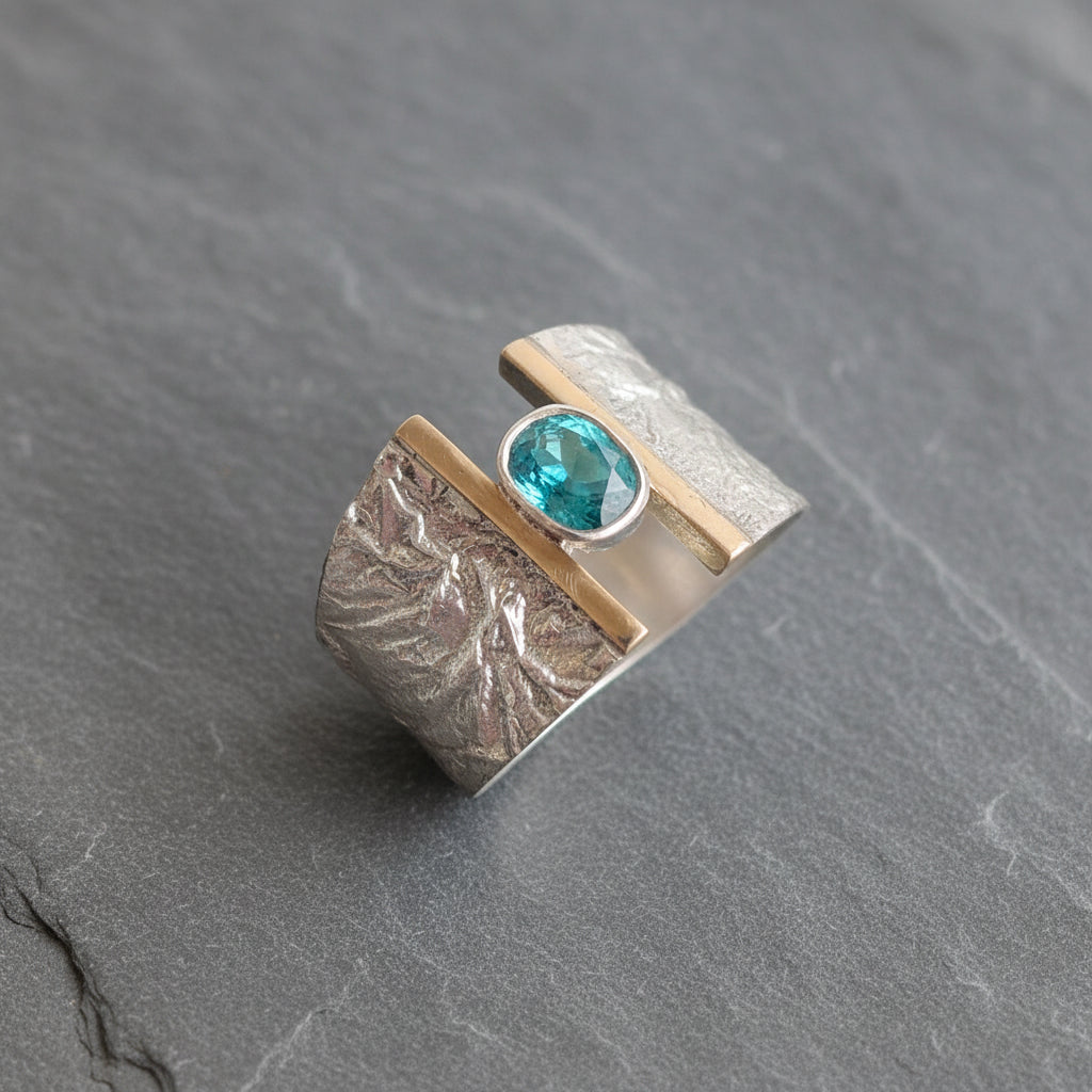 ANNE MORGAN - Luna Desire Ring with Emerald