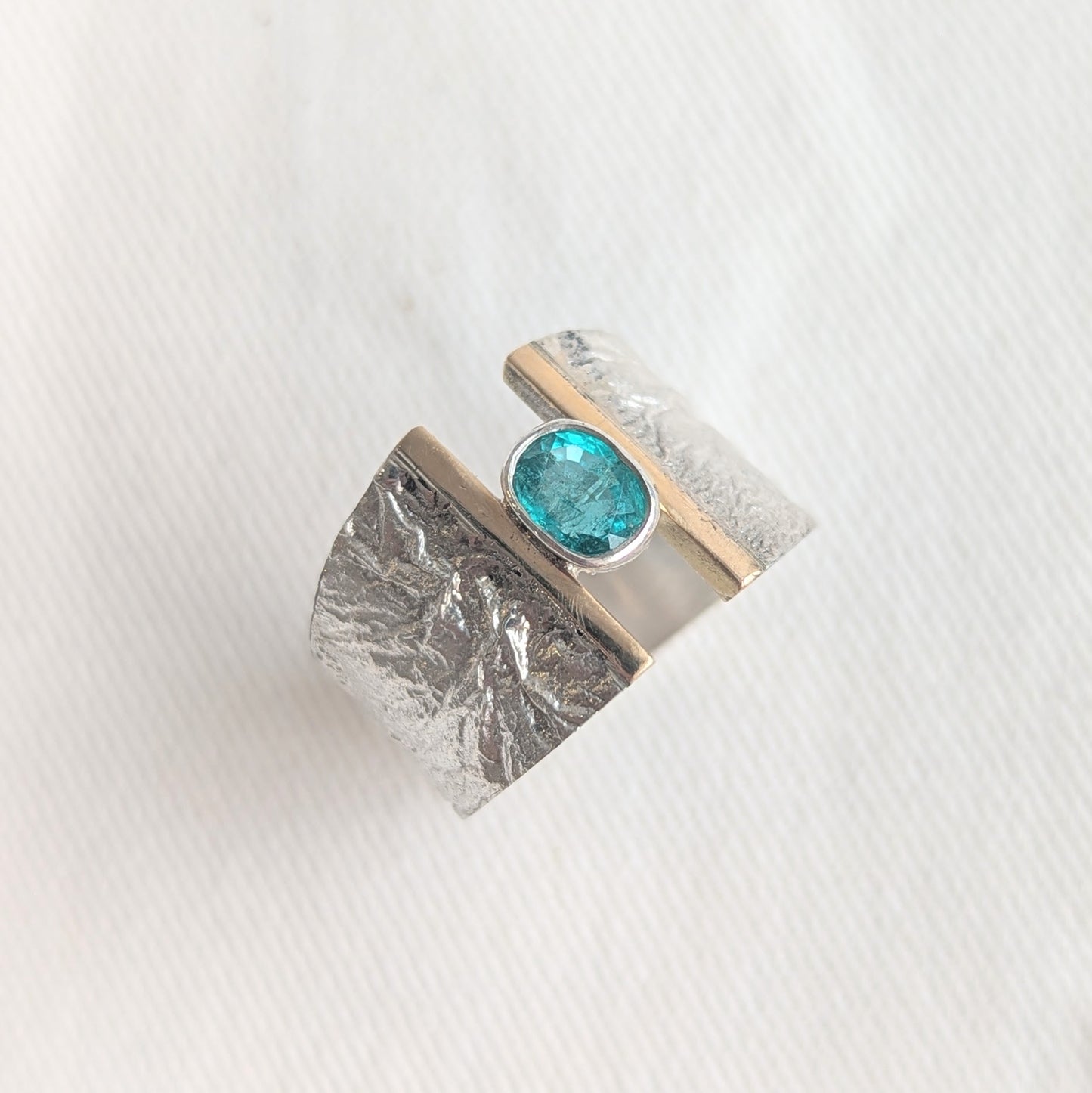 ANNE MORGAN - Luna Desire Ring with Emerald