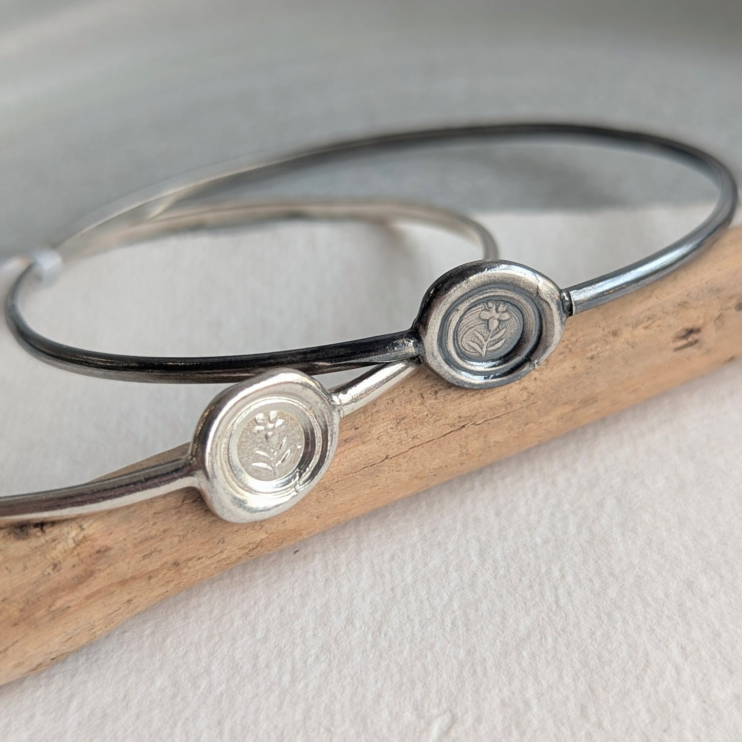 ANNE MORGAN - Swyn Bach Flower Bangle