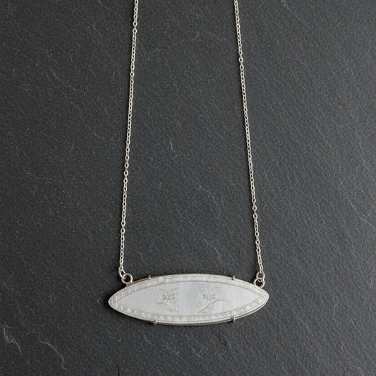 ANNE MORGAN - Eliza- Oval Mother of Pearl on 18" Silver chain