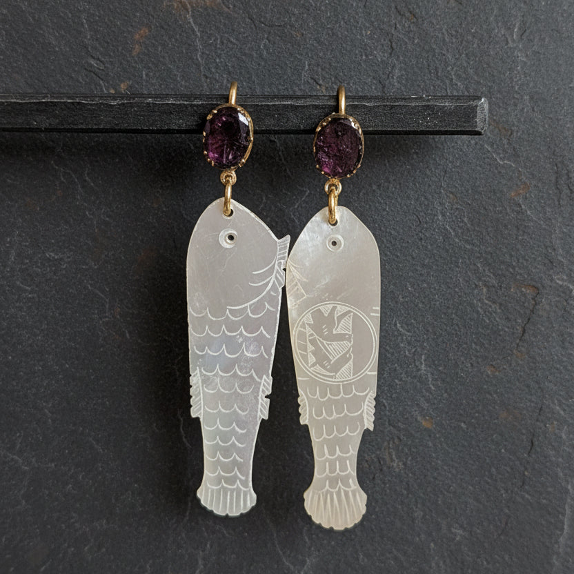 ANNE MORGAN - Eliza- Antique Gold Garnet Drop Earrings with Fish Mother of Pearl