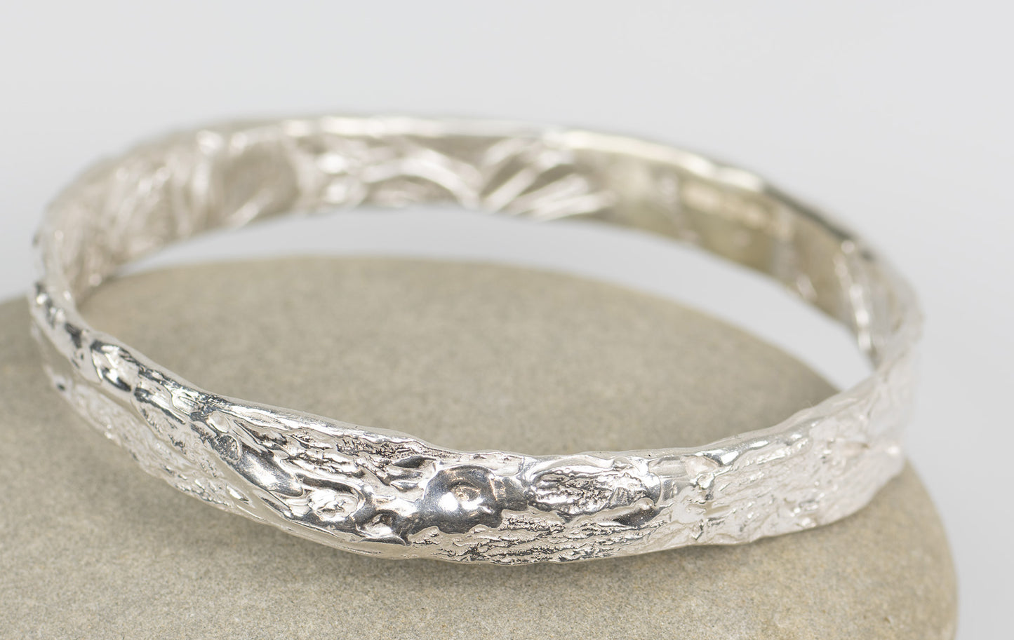 CLAIRE QUICK - Bangle with Textural Qualities - Bark and water