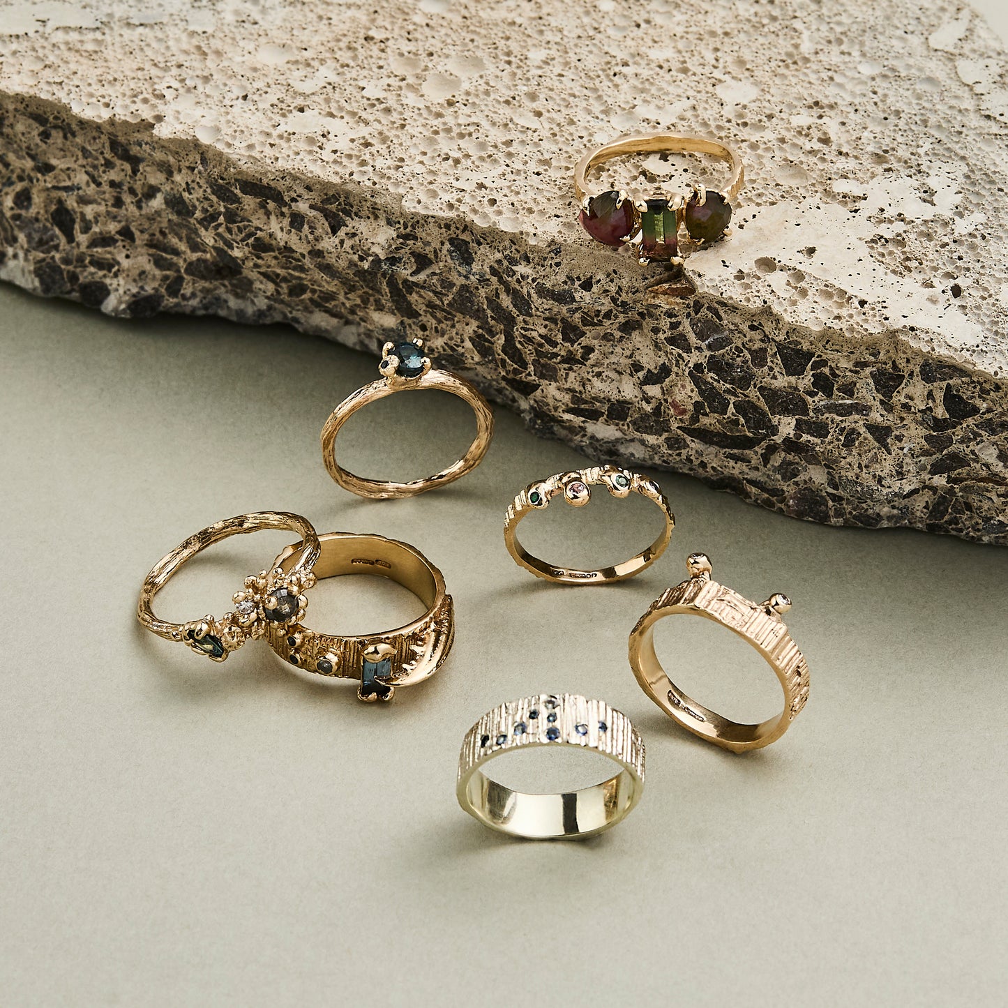 EILY O CONNELL - Sapphire Barrel Ring with Sapphire - 14ct Yellow Gold