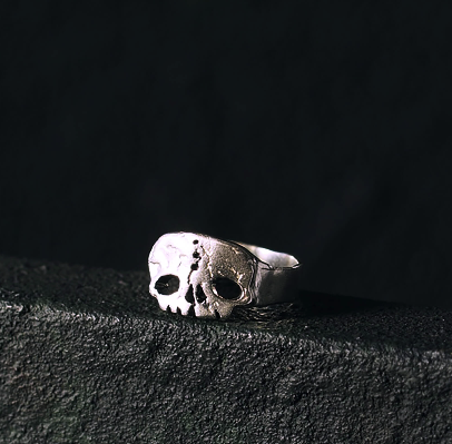 SLAB - Osillido Squish Skull Ring, Sterling Silver