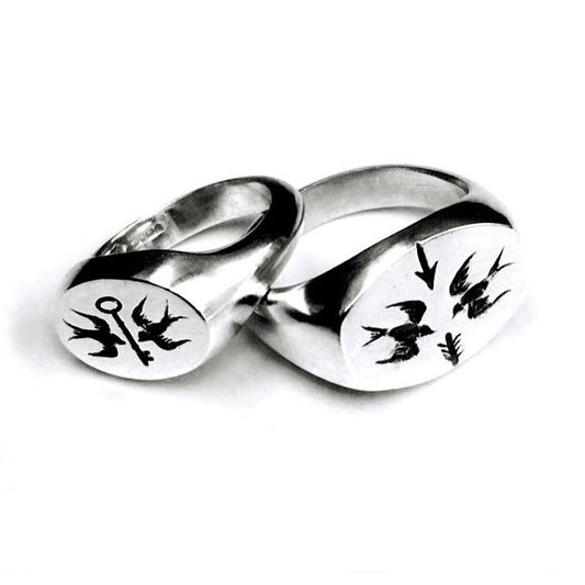 CHRIS HAWKINS JEWELLERY - Swallow Signet Ring