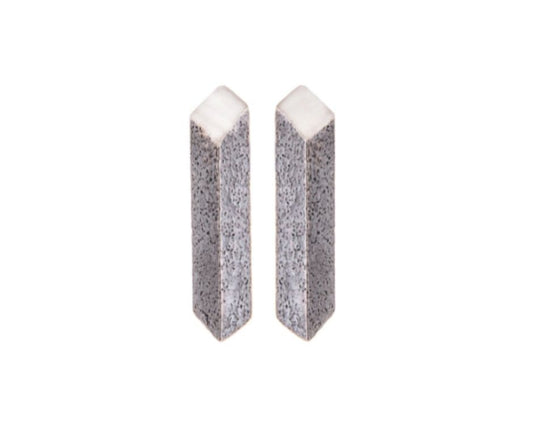 LUCY THOMPSON - Angled Bar studs large oxidised silver