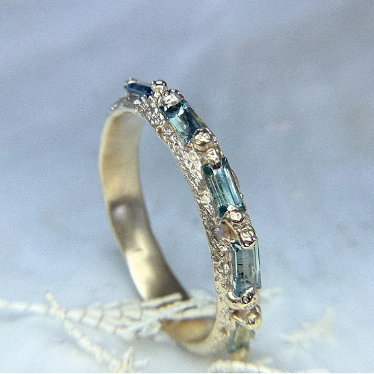 AMI PEPPER - Wide Mermaid Ring with Baguette Sapphires