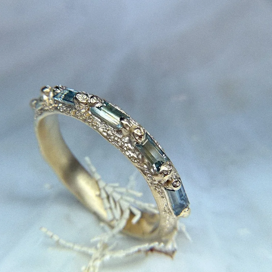 AMI PEPPER - Wide Mermaid Ring with Baguette Sapphires
