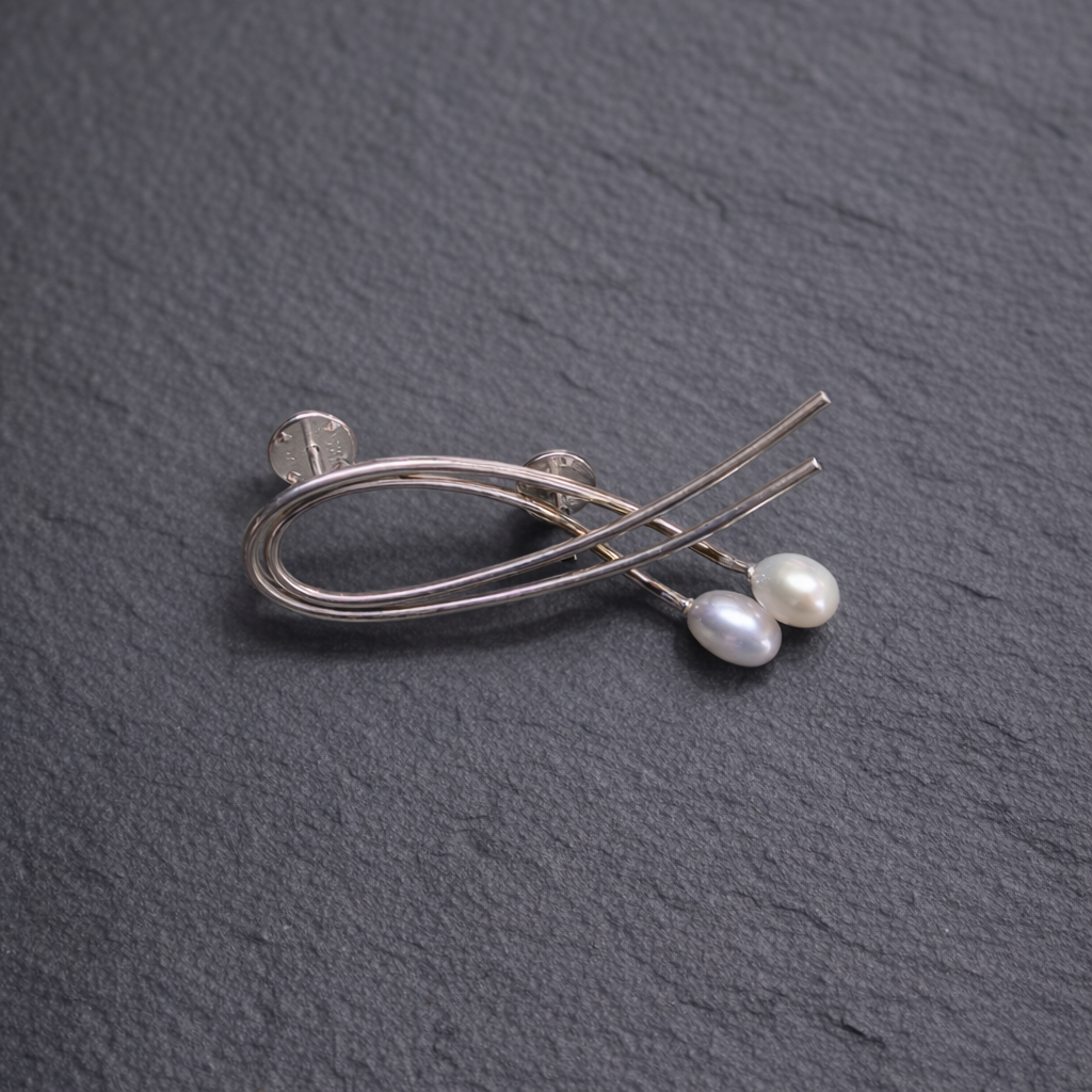 ANNE MORGAN - Athena double wire double pearl brooch