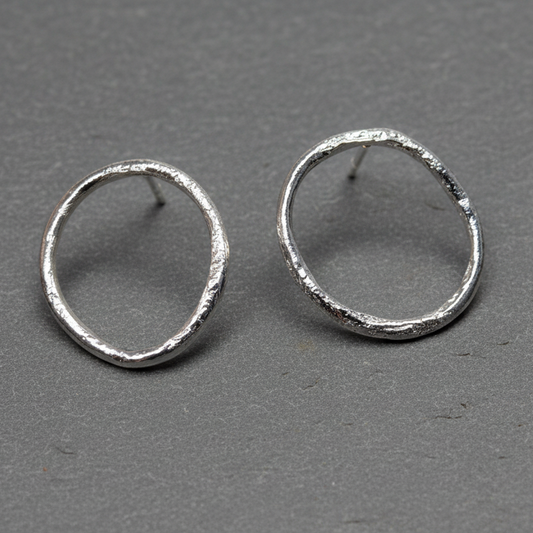 ANNE MORGAN - Moonlink Circle Silver Studs