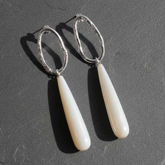 ANNE MORGAN - Moonlink Studs with White Mother of Pearl Shell