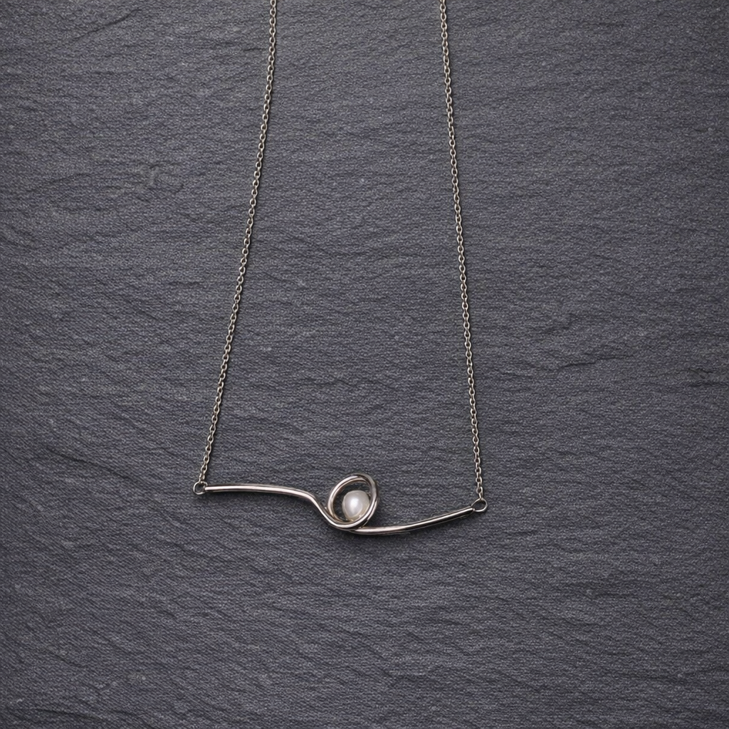 ANNE MORGAN - Athena loop necklace with pearl with silver chain