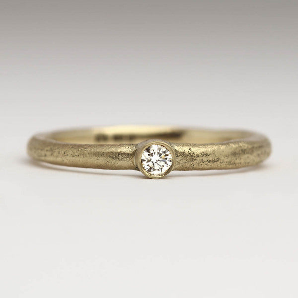 JUSTIN DUANCE - Sandcast Comfort 9ct Yellow Gold with White Diamond ring