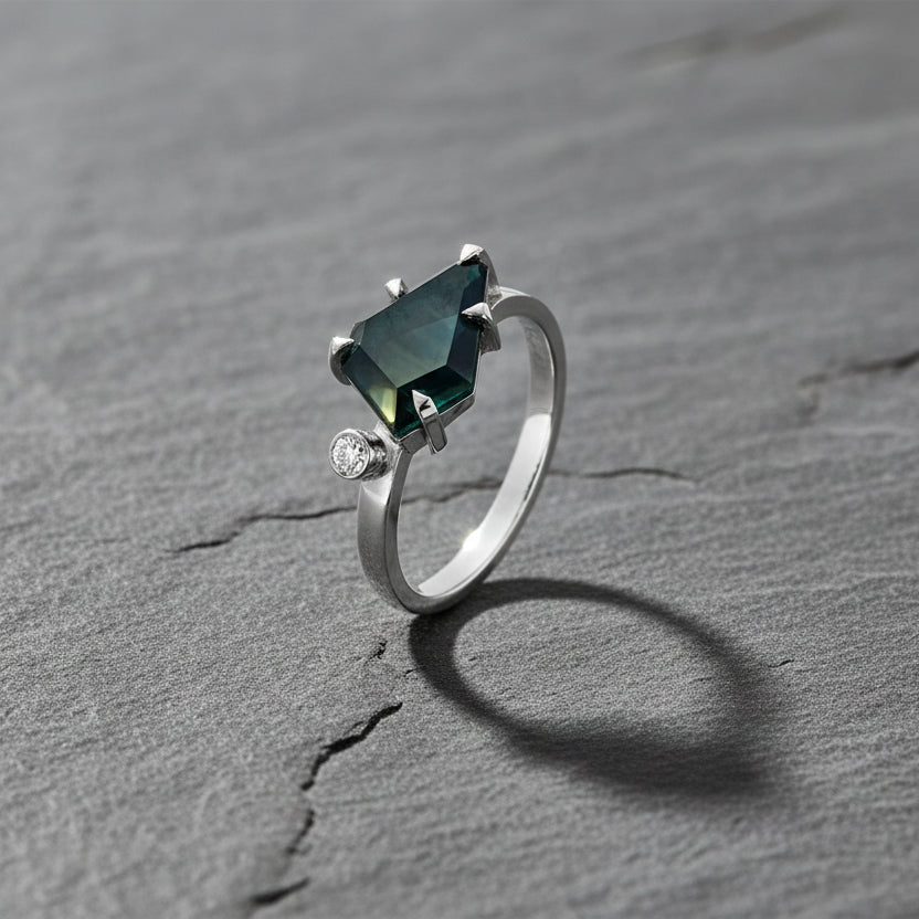ANNE MORGAN - Freeform Sapphire and Diamond Ring