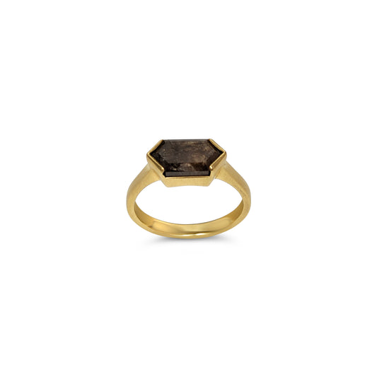 Brown freeform Diamond in 18ct yellow gold