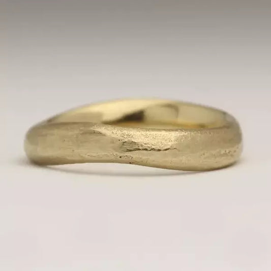 JUSTIN DUANCE Comfort fit 9ct yellow gold band 4mm