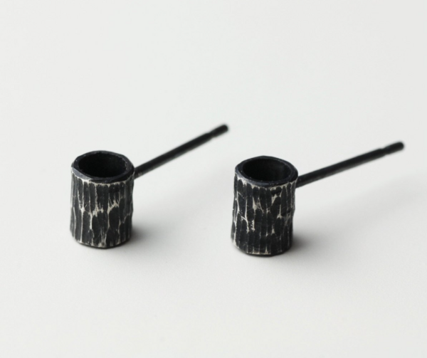 RLB216	Flux studs oxidised silver