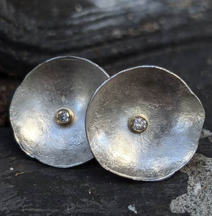 SHIMARA CARLOW  Small lunar silver studs with diamonds 