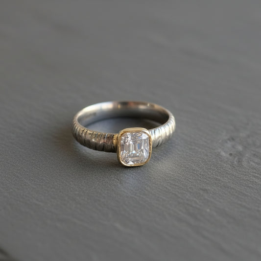 ANNE MORGAN - Platinum Stephanie Ring with Old Cut Diamond