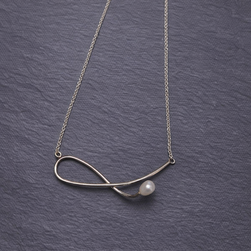 ANNE MORGAN - Athena Half infinity loop silver wire necklace with pearl