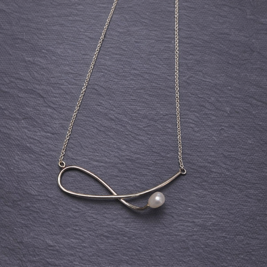 ANNE MORGAN - Athena Half infinity loop silver wire necklace with pearl